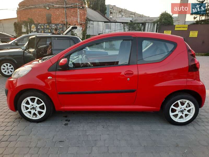 Хетчбек Peugeot 107 2012 в Харкові