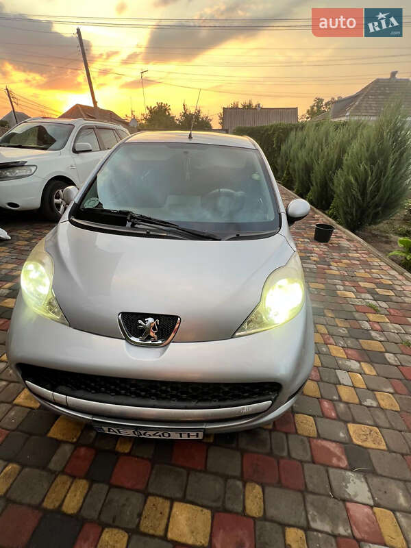 Хэтчбек Peugeot 107 2010 в Днепре