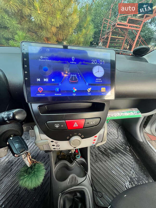 Хэтчбек Peugeot 107 2010 в Днепре