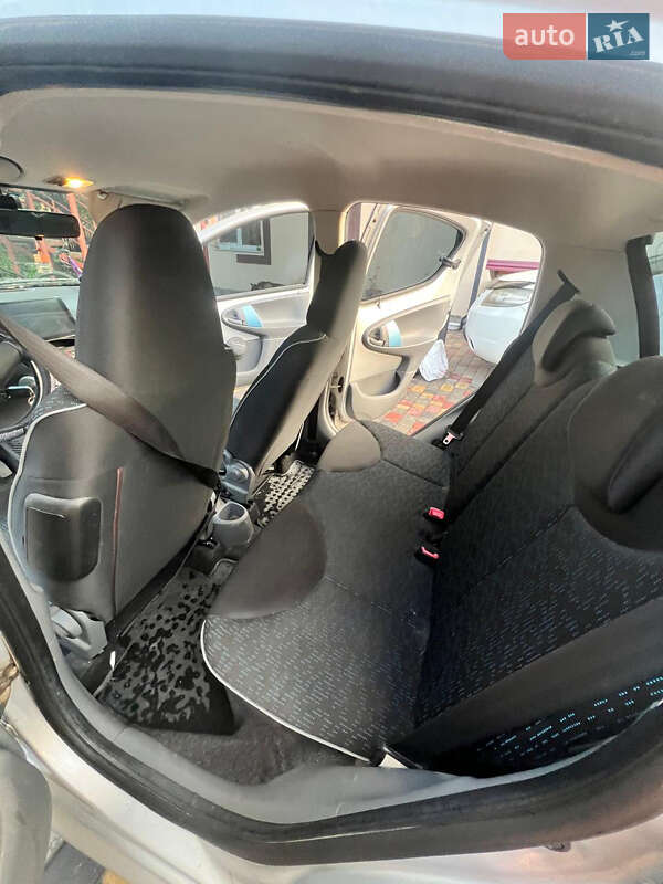 Хэтчбек Peugeot 107 2010 в Днепре