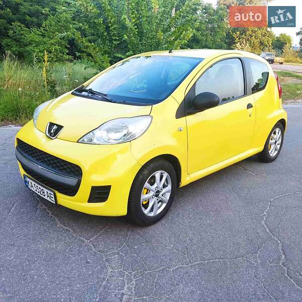 Хэтчбек Peugeot 107 2009 в Киеве