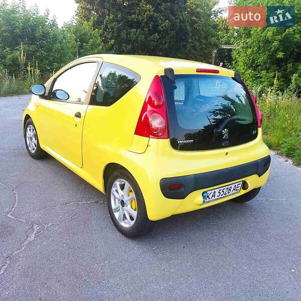 Хэтчбек Peugeot 107 2009 в Киеве