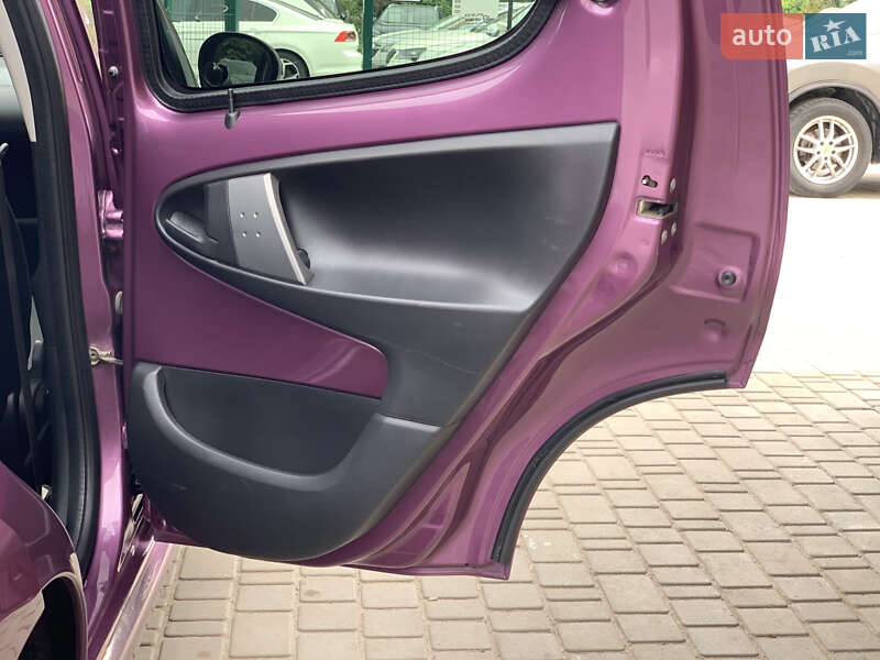 Хетчбек Peugeot 107 2014 в Бердичеві