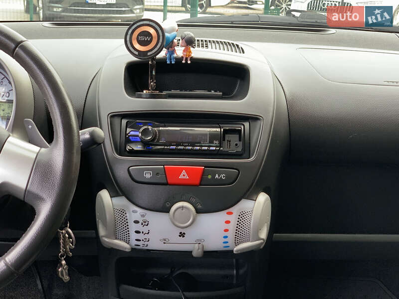 Хетчбек Peugeot 107 2014 в Бердичеві