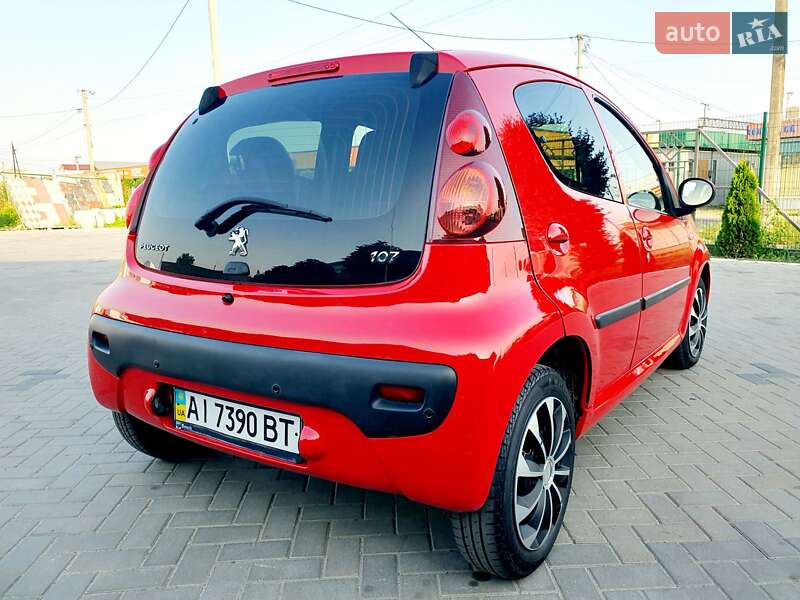 Хетчбек Peugeot 107 2013 в Попільні