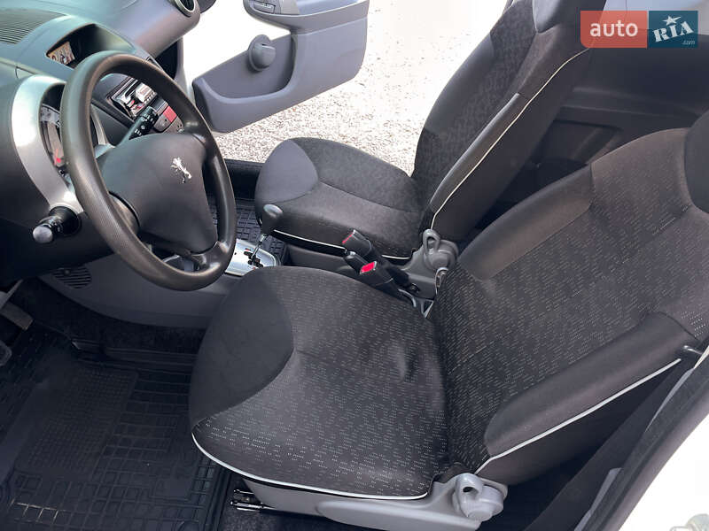 Хетчбек Peugeot 107 2011 в Одесі