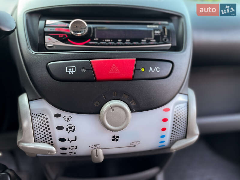 Хетчбек Peugeot 107 2011 в Одесі