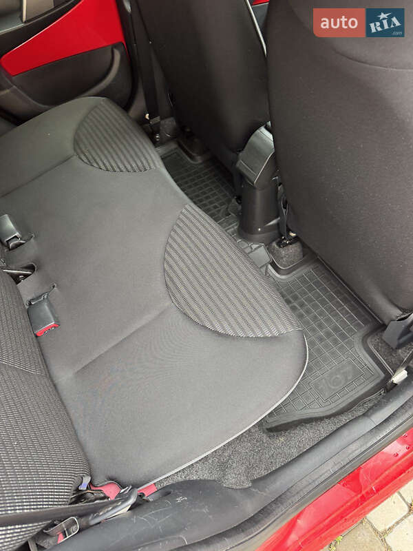 Хетчбек Peugeot 107 2014 в Крюківщині