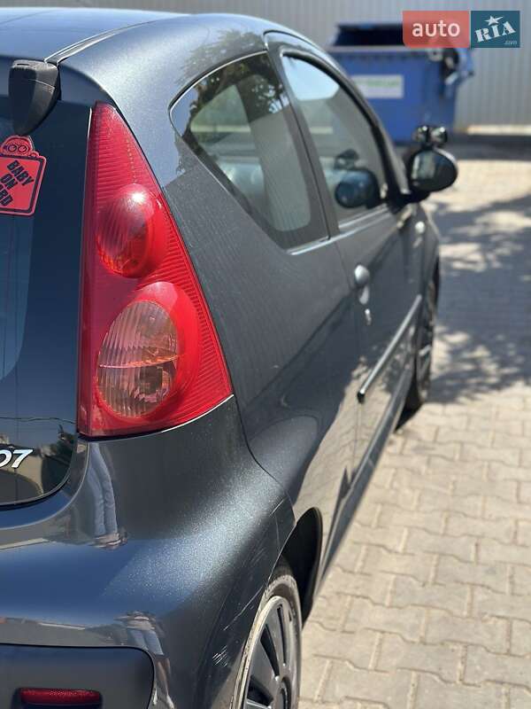 Хэтчбек Peugeot 107 2011 в Одессе