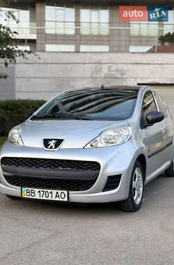 Хетчбек Peugeot 107 2011 в Києві
