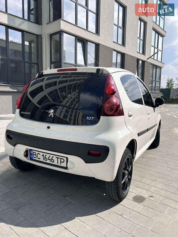 Хетчбек Peugeot 107 2012 в Львові