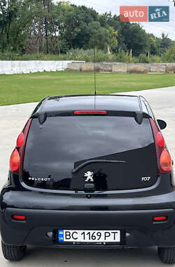 Хетчбек Peugeot 107 2014 в 