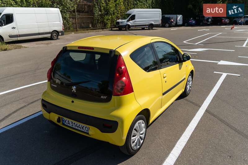 Хетчбек Peugeot 107 2010 в Києві