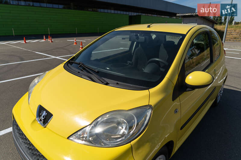 Хетчбек Peugeot 107 2010 в Києві