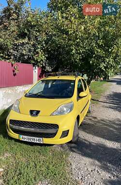 Хетчбек Peugeot 107 2010 в Ужгороді