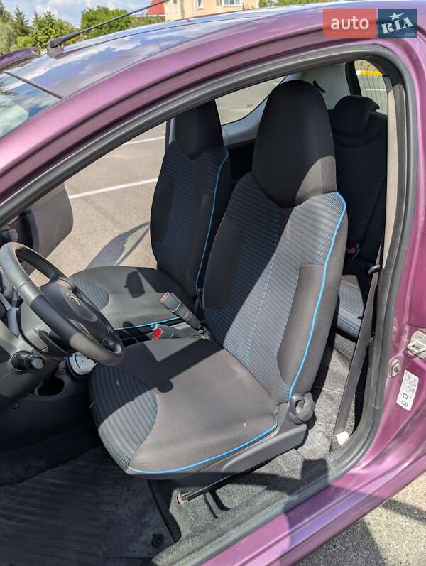 Хэтчбек Peugeot 107 2012 в Киеве