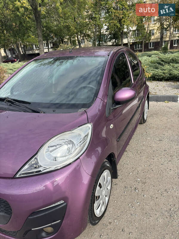 Хэтчбек Peugeot 107 2012 в Запорожье