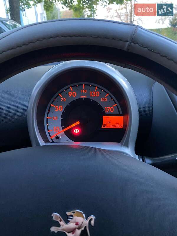 Хэтчбек Peugeot 107 2011 в Киеве