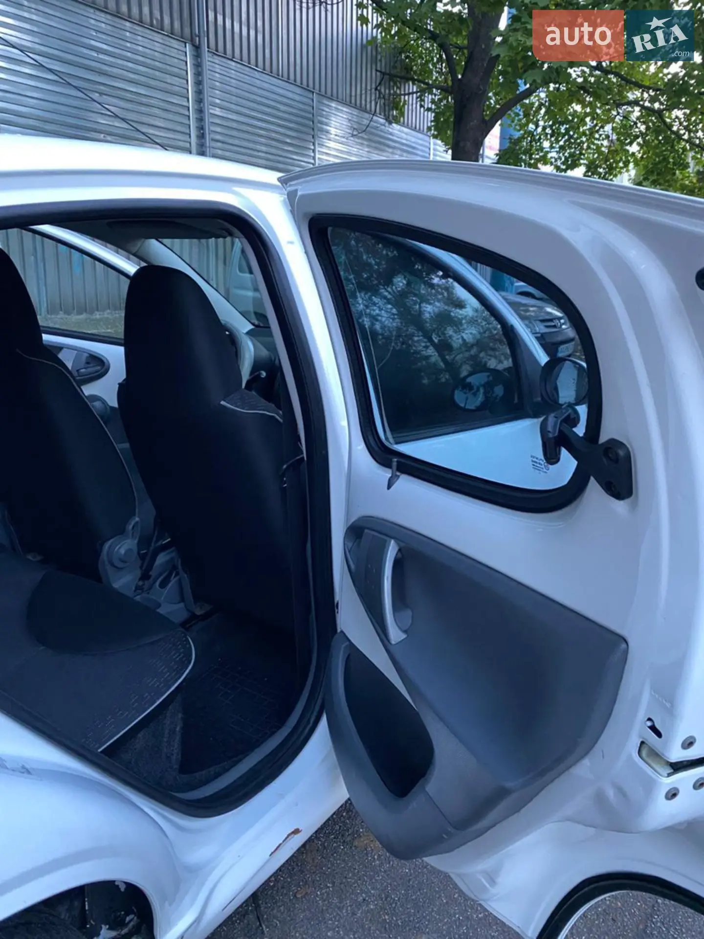 2011 Peugeot 107 - мініатюра 10