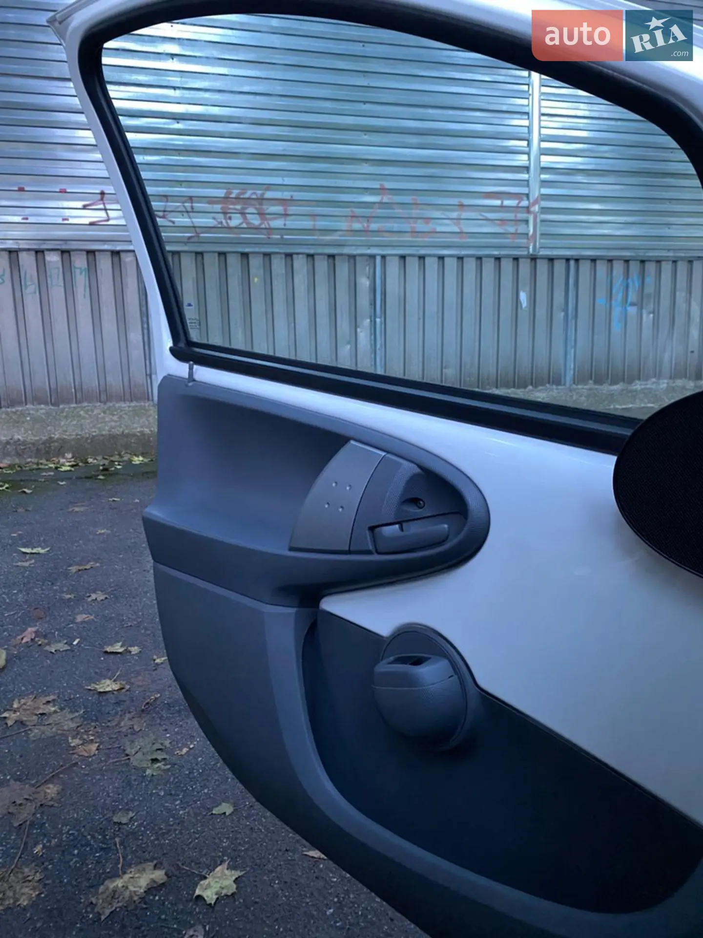 2011 Peugeot 107 - мініатюра 11