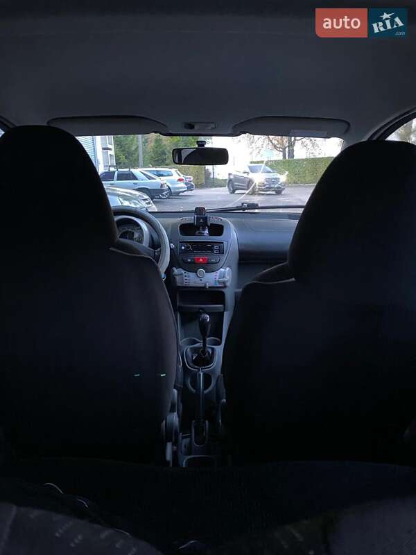 Хэтчбек Peugeot 107 2011 в Киеве