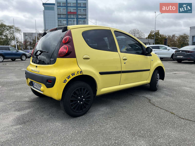 Хетчбек Peugeot 107 2012 в Києві