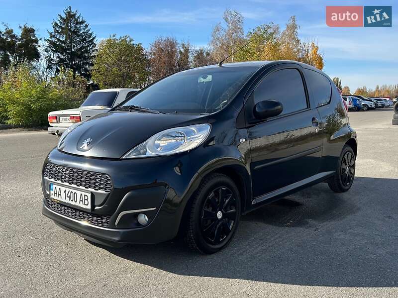 Хэтчбек Peugeot 107 2012 в Киеве