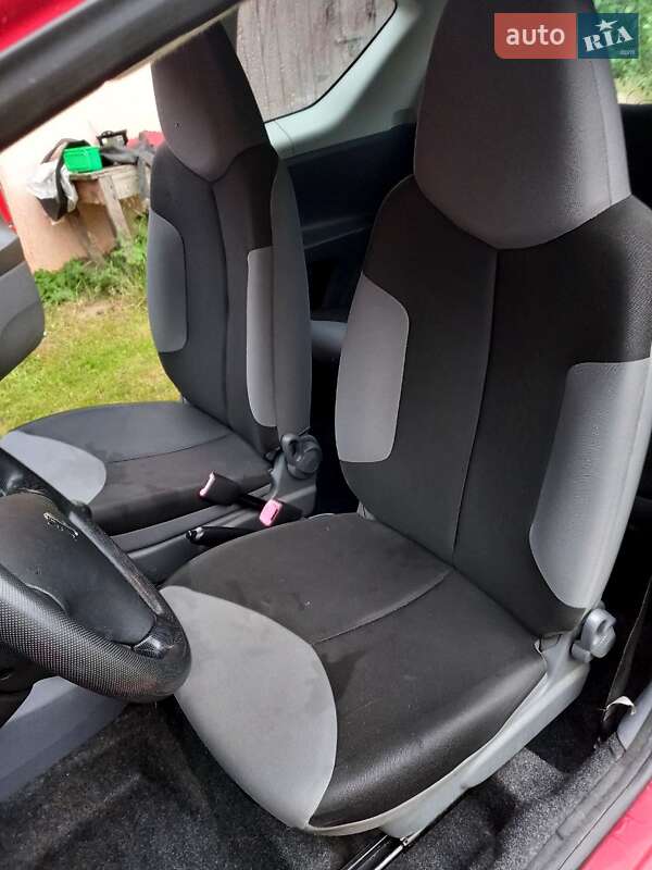 Хетчбек Peugeot 107 2006 в Любомлі