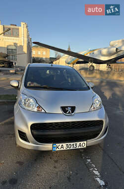 Хэтчбек Peugeot 107 2011 в Киеве