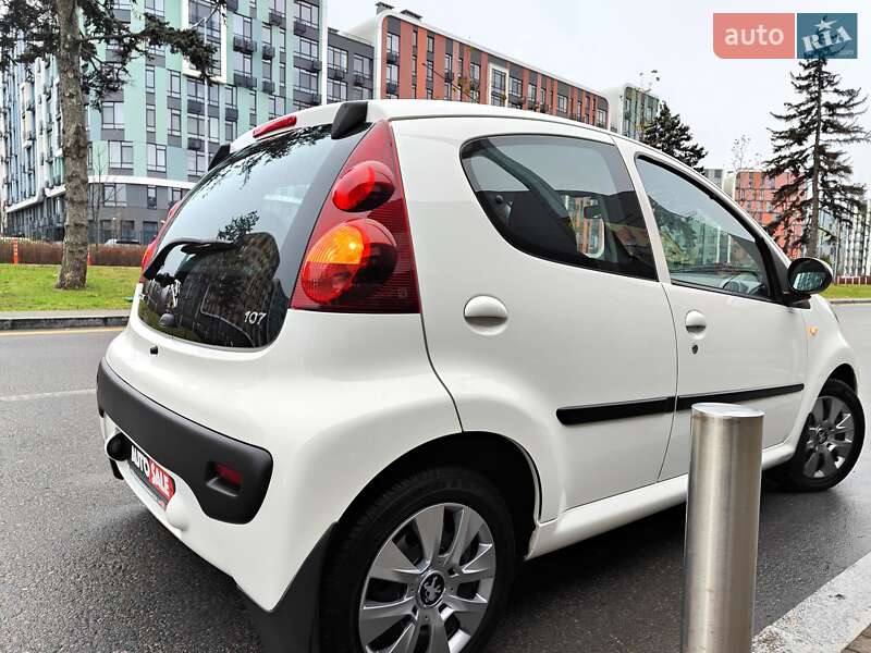 Хэтчбек Peugeot 107 2013 в Киеве