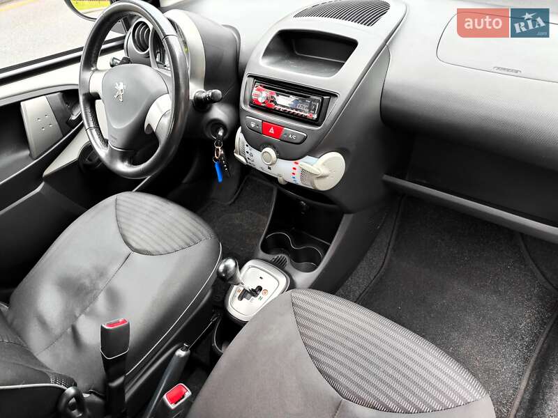 Хэтчбек Peugeot 107 2013 в Киеве
