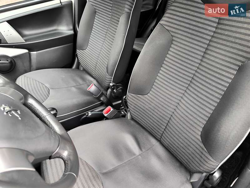 Хэтчбек Peugeot 107 2013 в Киеве