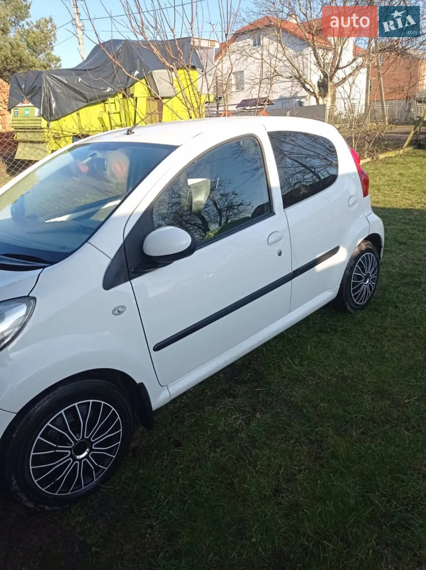 2011 Peugeot 107 - мініатюра 8