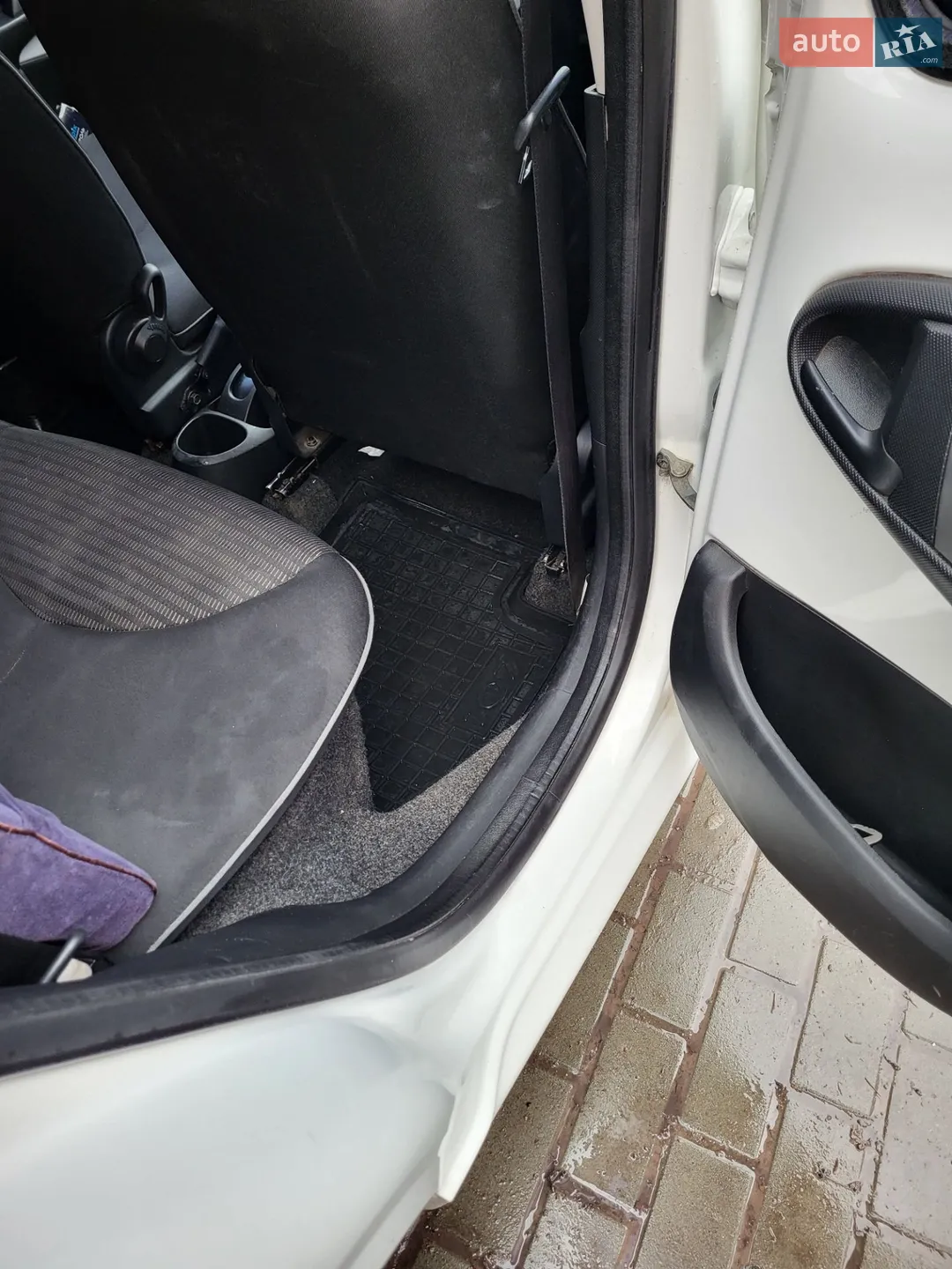2012 Peugeot 107 - мініатюра 10