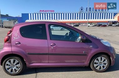 Хетчбек Peugeot 107 2013 в Києві