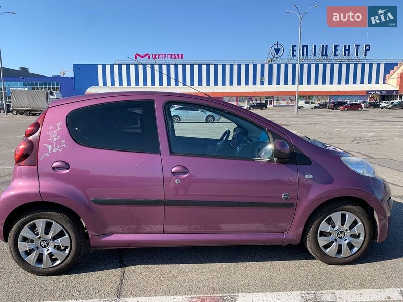 Хэтчбек Peugeot 107 2013 в Киеве