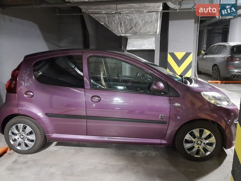 Хэтчбек Peugeot 107 2013 в Киеве