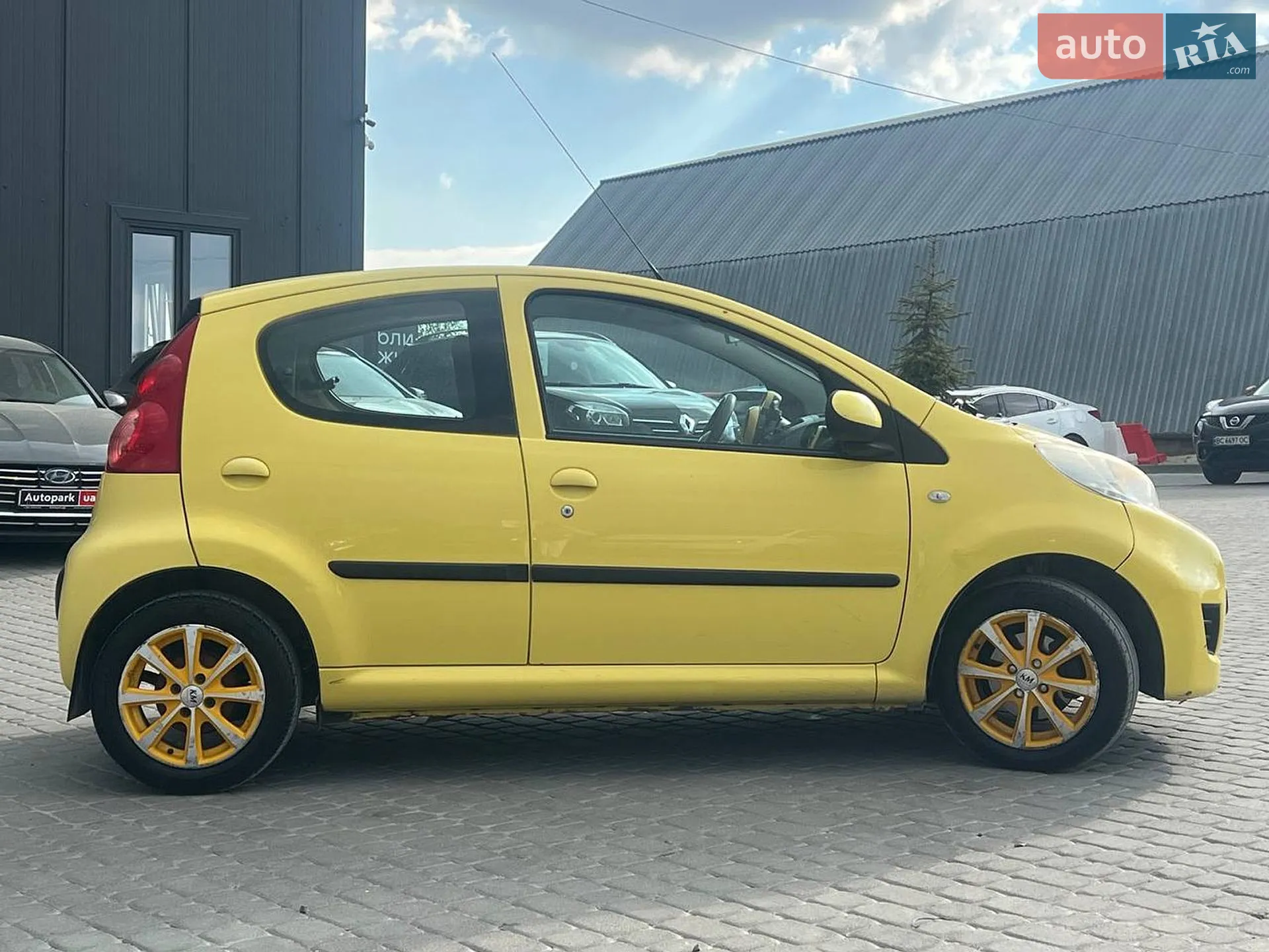2010 Peugeot 107 - мініатюра 9