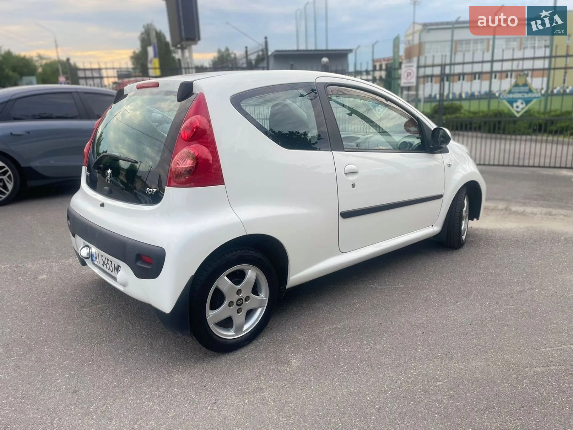 2011 Peugeot 107 - мініатюра 16