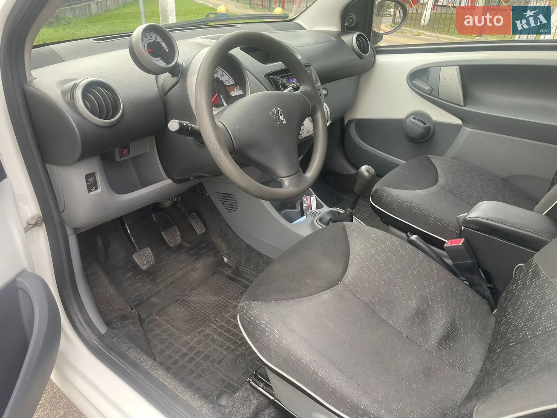 2011 Peugeot 107 - мініатюра 27