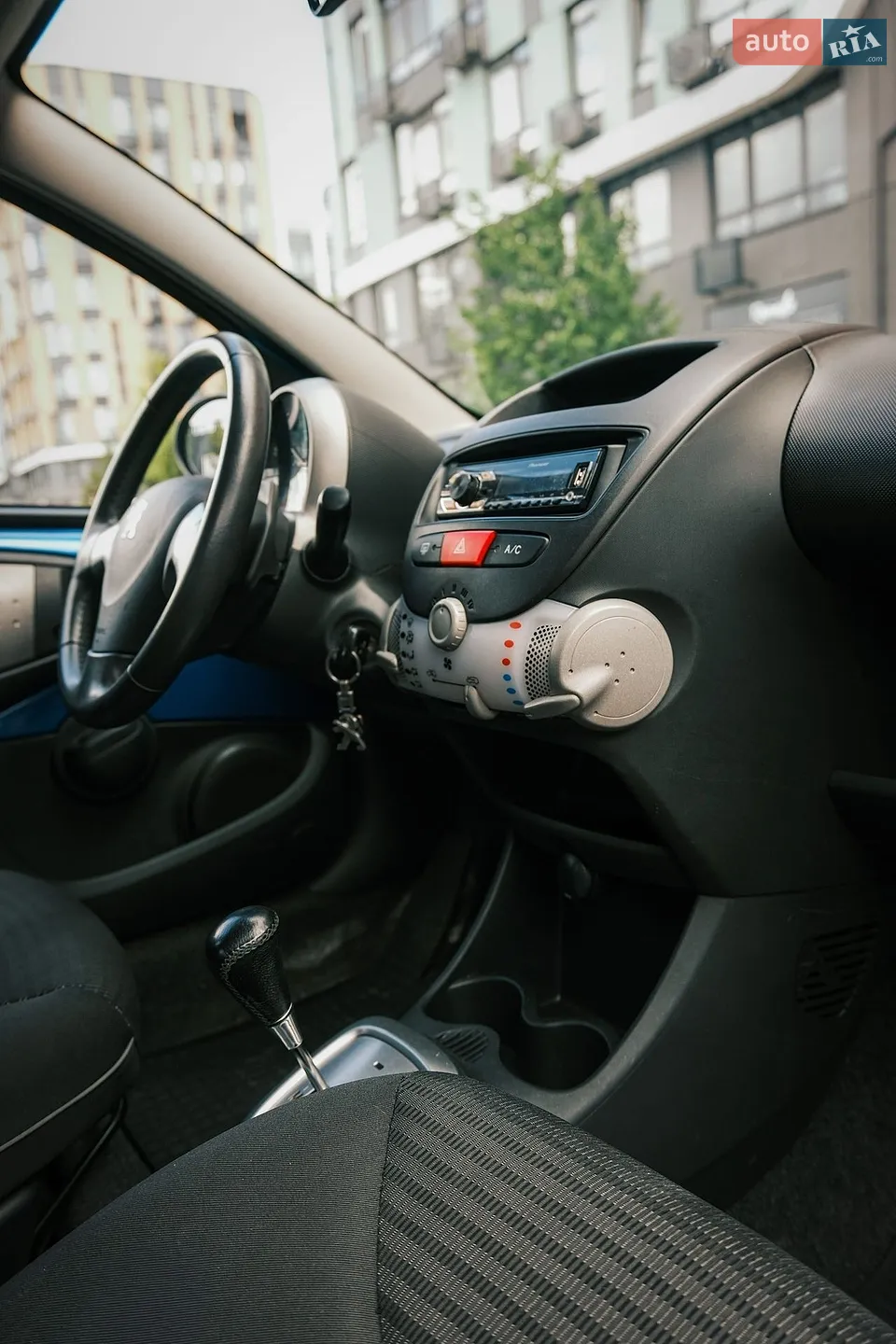 2012 Peugeot 107 - мініатюра 15
