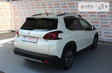 Внедорожник / Кроссовер Peugeot 2008 2017 в Киеве