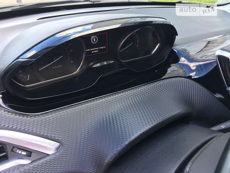 Позашляховик / Кросовер Peugeot 2008 2017 в Дубні