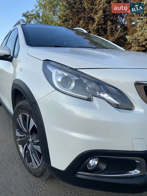 Позашляховик / Кросовер Peugeot 2008 2016 в 