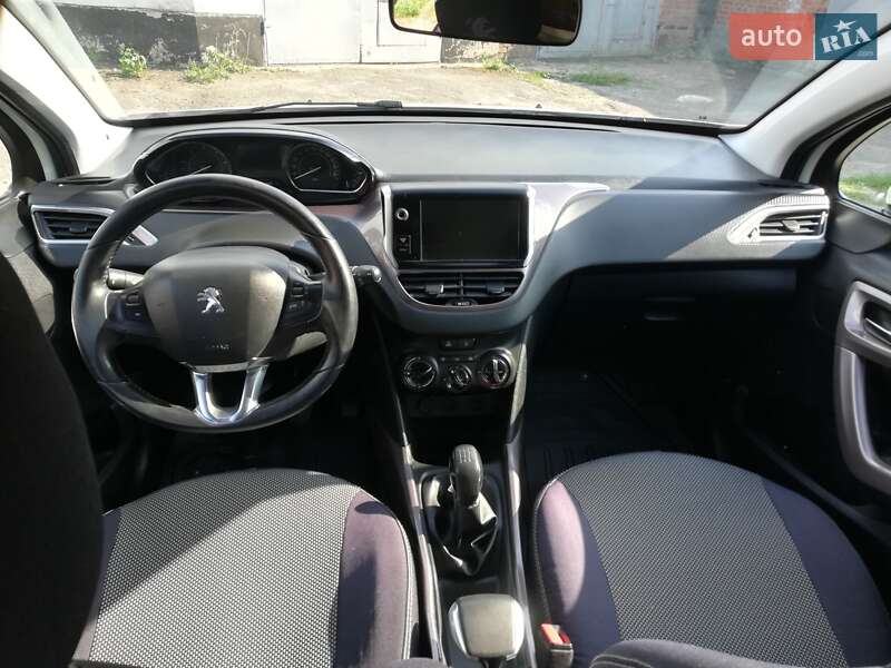 Позашляховик / Кросовер Peugeot 2008 2014 в Полтаві