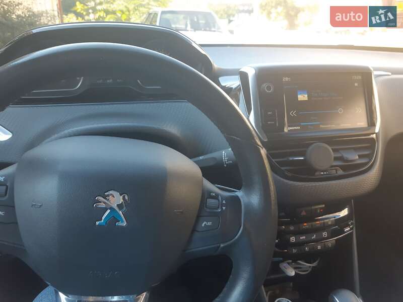 Позашляховик / Кросовер Peugeot 2008 2017 в Запоріжжі