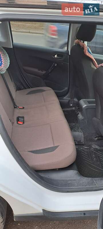 Позашляховик / Кросовер Peugeot 2008 2013 в Одесі фото 13 Позашляховик / Кросовер Peugeot 2008 2013 в Одесі