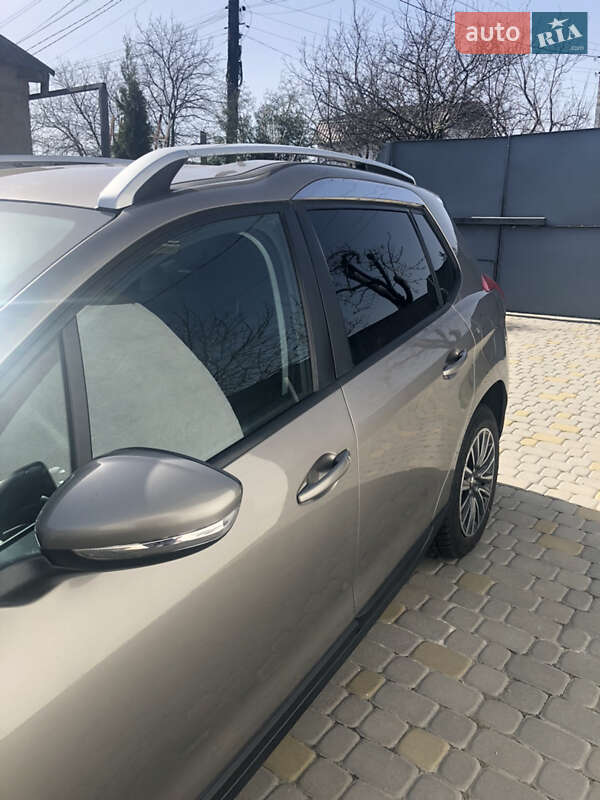 Позашляховик / Кросовер Peugeot 2008 2014 в Харкові