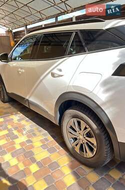Внедорожник / Кроссовер Peugeot 2008 2021 в 