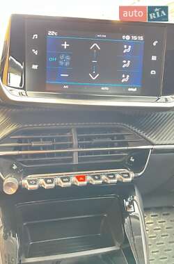 Внедорожник / Кроссовер Peugeot 2008 2021 в 